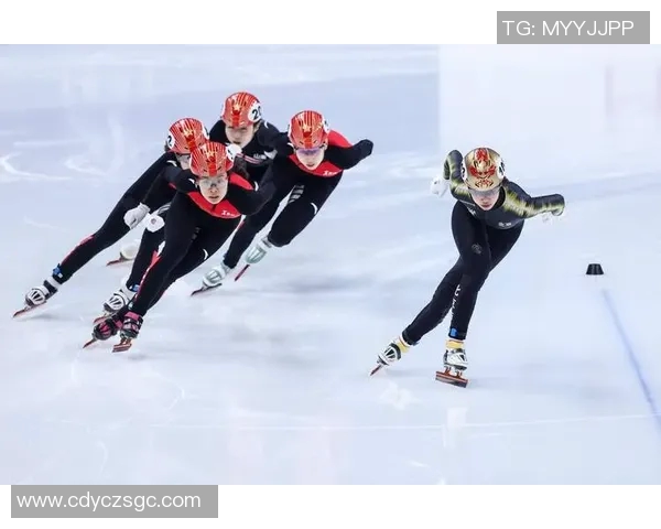 悉尼女队与堪培拉联女队激战正酣争夺澳大利亚女子足球联赛冠军荣耀